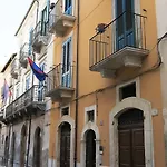 Del Teatro